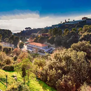https://l8-calm-panoramic-sea-view-withterrace-parking-ac.fr-provencehotel.com